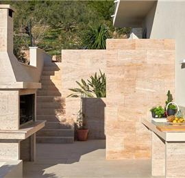 3 bedroom villa with pool and sea views Hvar island sleeps 6